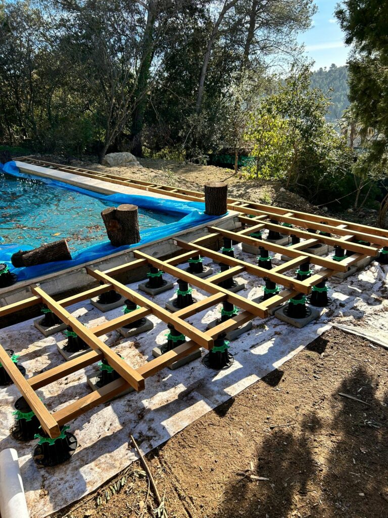 Entreprise GARDEN ELAGUE Grasse - Tony PORTELLI Elagueur Abattage Arbres Palmiers Oliviers Jardinier Paysagiste Aménagement à Grasse 06130 Evacue tous les déchets. Camion et broyeur Disponible.